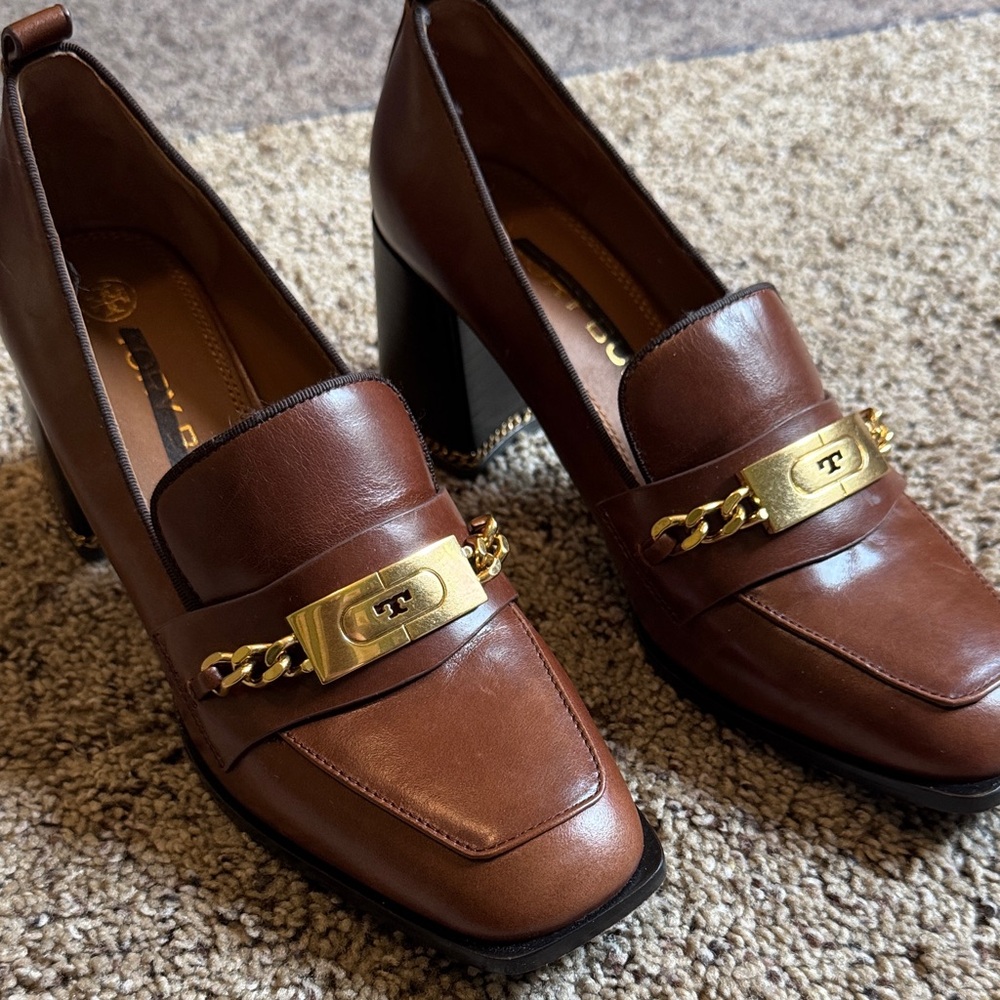 Tory Burch heeled loafer with gold trim